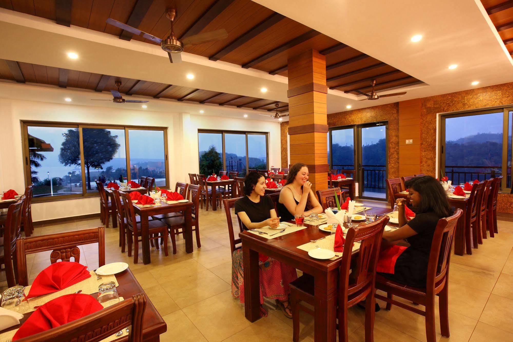Arayal Resort-A Unit Of Sharoy Resort Tariyod Extérieur photo