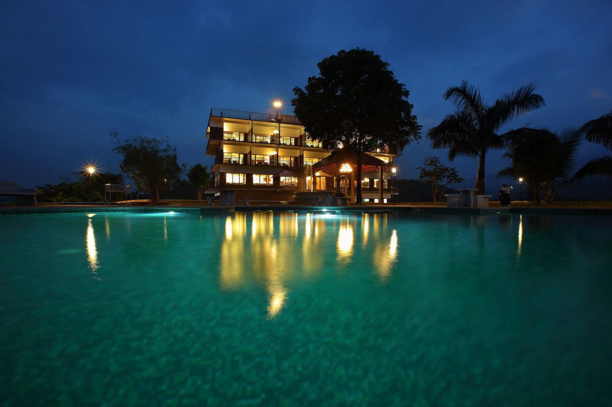 Arayal Resort-A Unit Of Sharoy Resort Tariyod Extérieur photo